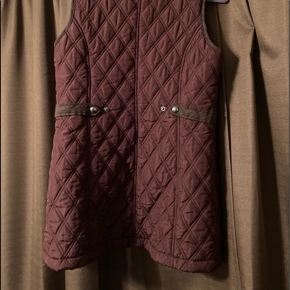 🥾🍂🍁⛰️🍇🐎PRICE DROP and ACCEPTING OFFERS! Burgundy Weatherproof Quilted Vest - Picture 5 of 5